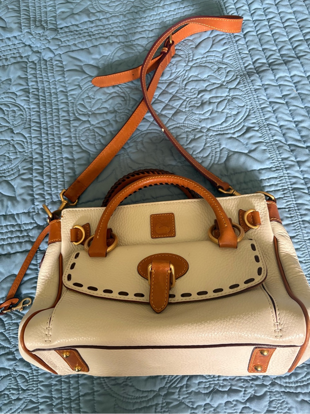 Dooney & Bourke shoulder strapLeather Satchel Handbag in Cream and Tan